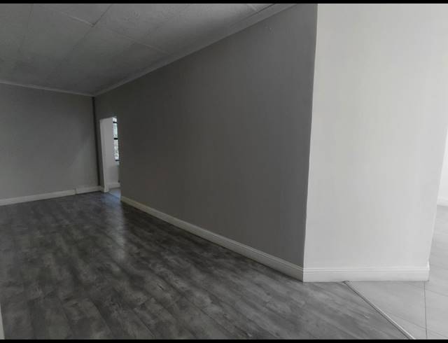 146M² OFFICE TO LET IN BRYANSTON